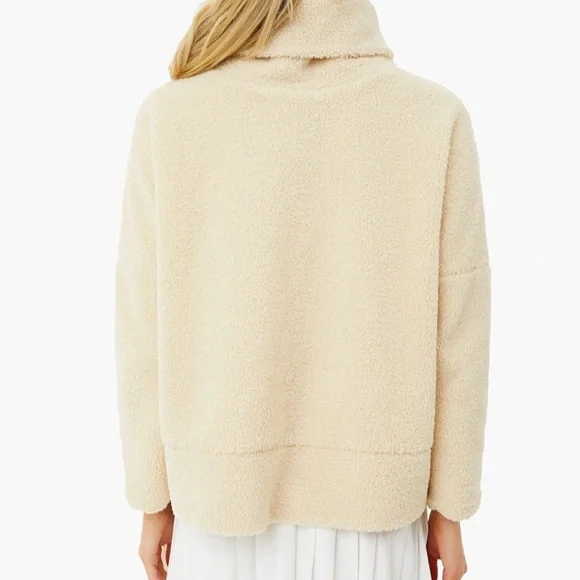 Tuckernuk Pomander Place Tan Teddy Fleece Rollins Pullover Turtleneck NIP - Picture 5 of 7
